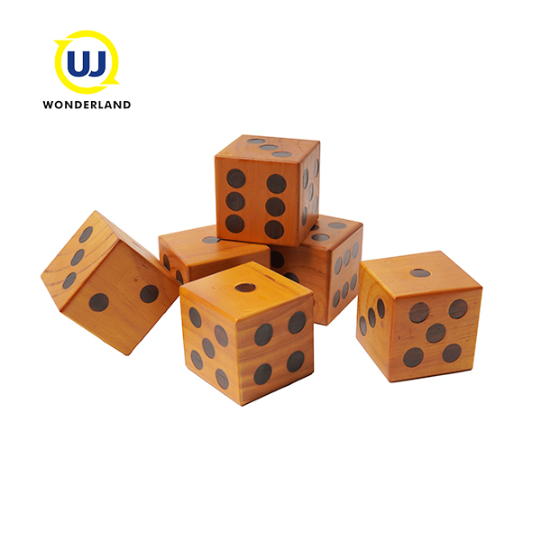 Pine Wood Lawn Giant Dice Wholesaler