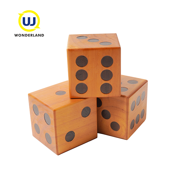 Pine Wood Lawn Giant Dice Wholesaler